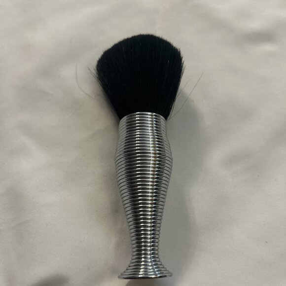 Models Prefer Goat Hair Silver Spiral Springy Powder Blush Bronzer Makeup Brush - Picture 5 of 6